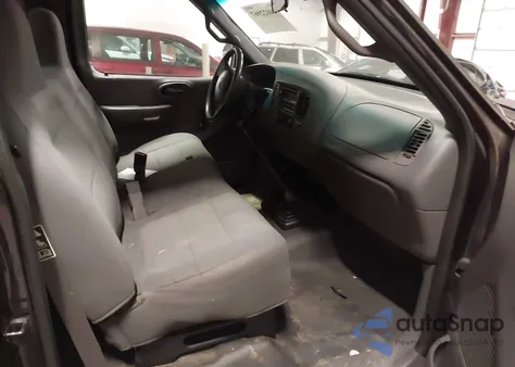 2001 Ford F-150 Xl/Xlt z USA, uszkodzony, nr VIN 1FTZF18231NB90155